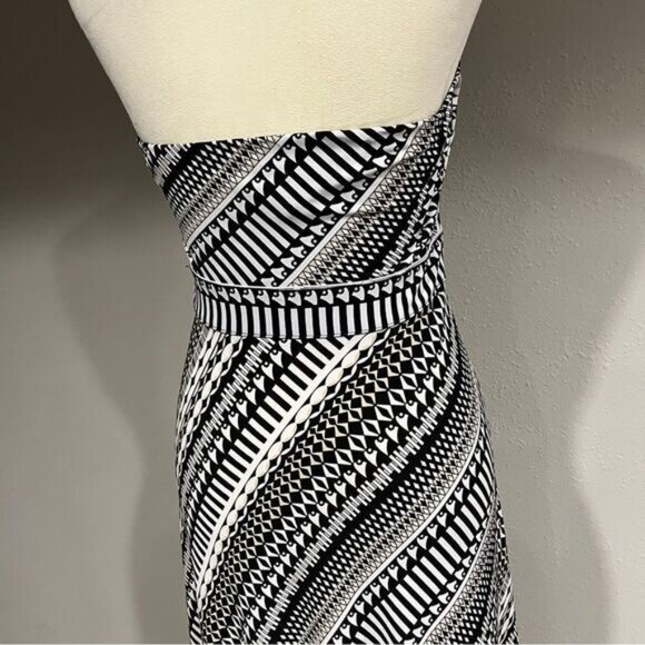 White House Black Market Geometric Print Halter Maxi Dress size 0 - Picture 9 of 14
